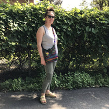 Load image into Gallery viewer, Shells and Stripes Purse Pattern