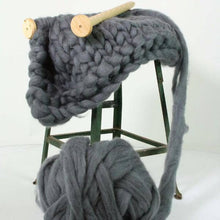 Load image into Gallery viewer, Extreme Knitting - Jumbo Wool Roving Throw Kit
