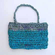 Load image into Gallery viewer, Sea Waves Beach Bag Crochet Kit
